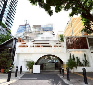 挽叻-是隆区 | Silom，Chongnonsri轻轨站附近 出售位于是隆区的大马路临街商业大楼 2,400平米 3.20亿泰铢