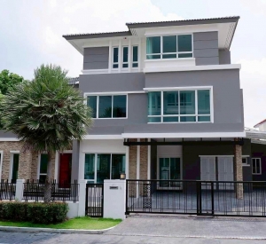 沙攀松区 | Grand Bangkok Boulevard Rama 9 - Srinakarin 独栋别墅出租/售 5卧 500平米 出租250,000泰铢/月，出售2850万泰铢